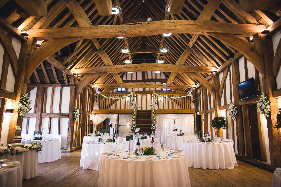  - Tudor_Barn_Buckinghamshire_wedding_003