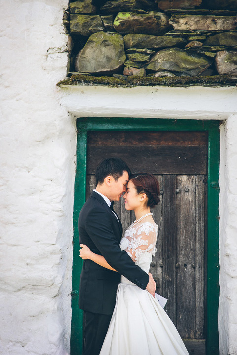 wedding couple in doorway
