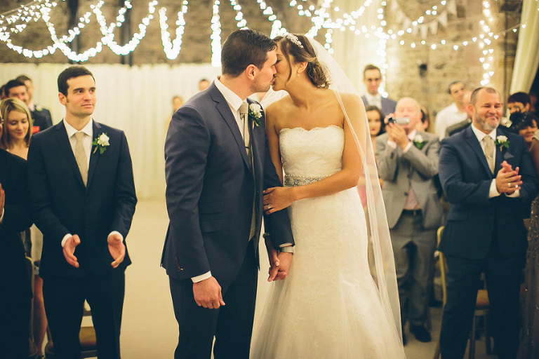 wedding first kiss