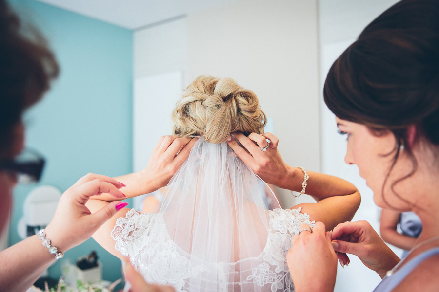 wedding hair and veil