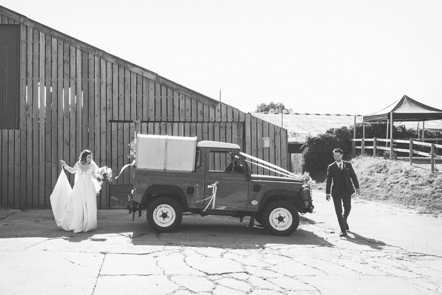 vintage land rover wedding